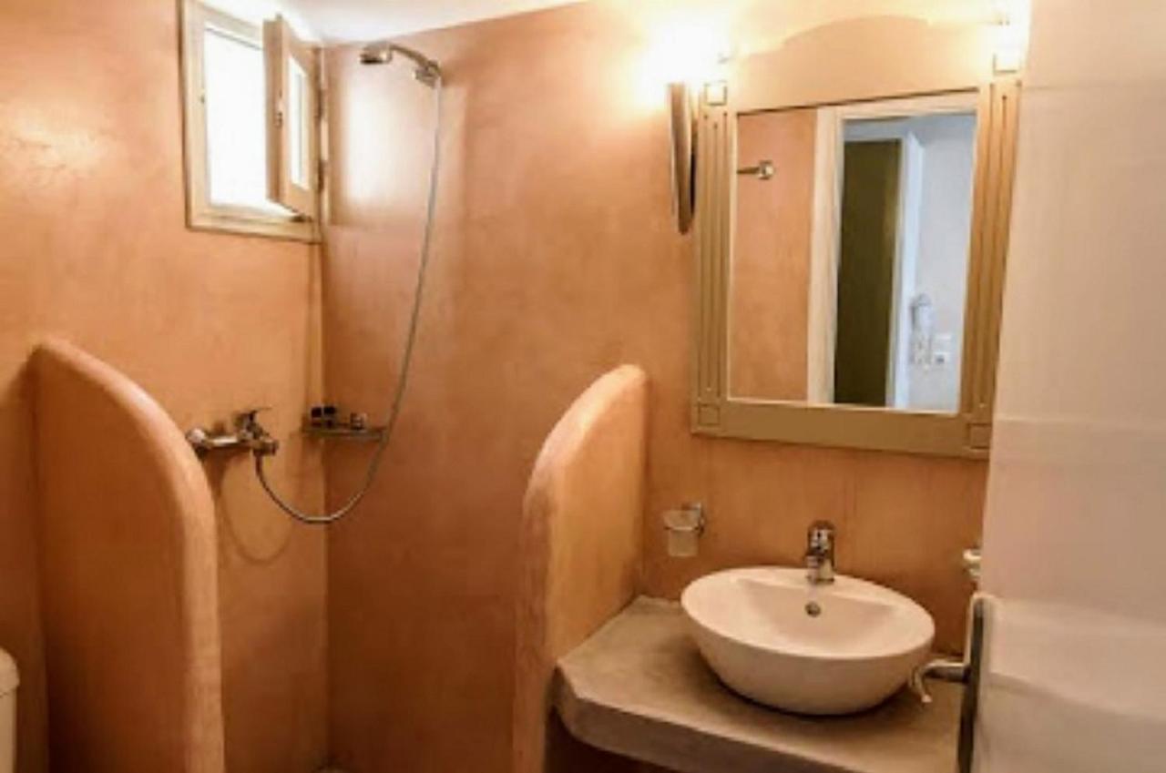 بيريسا Rena Hotel المظهر الخارجي الصورة